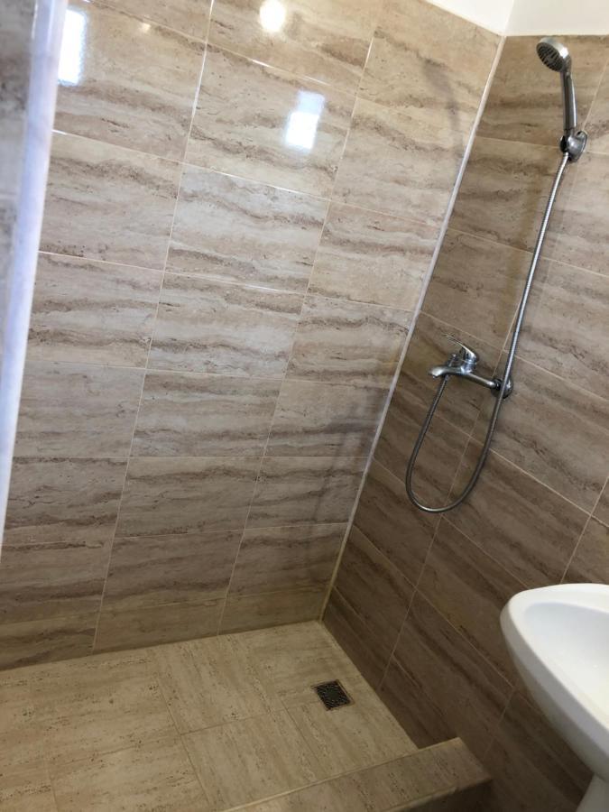 Autentic Boutikue كوستِنيست المظهر الخارجي الصورة