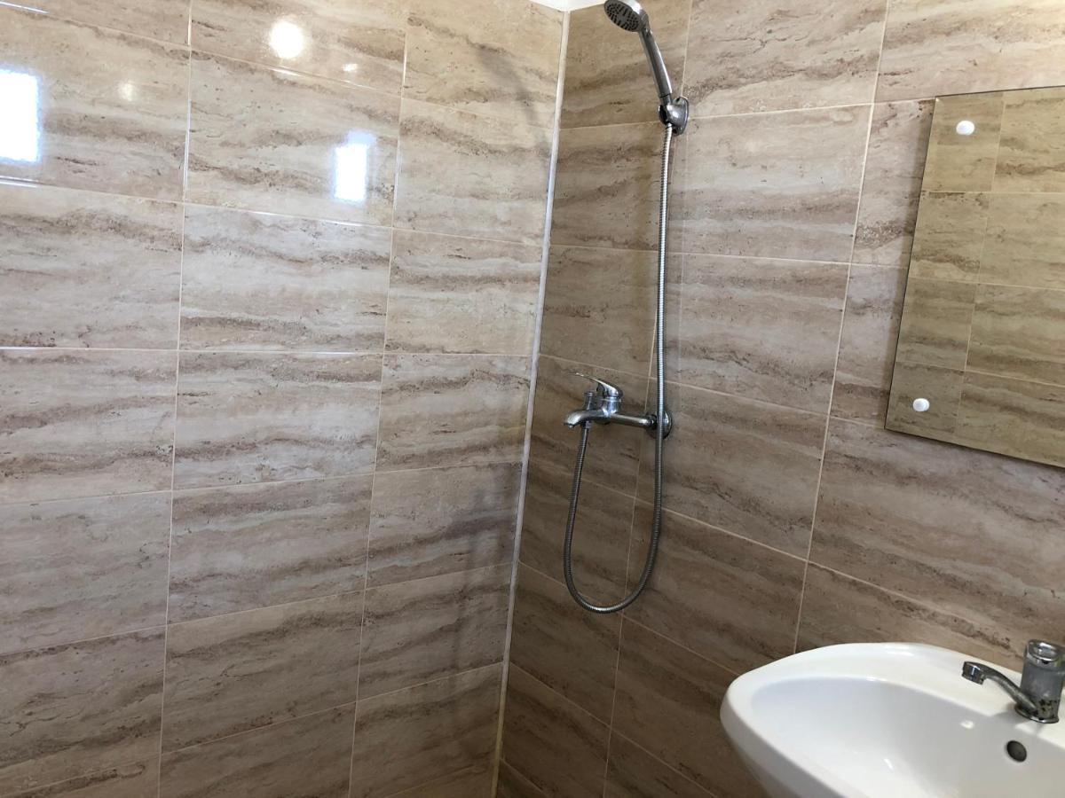 Autentic Boutikue كوستِنيست المظهر الخارجي الصورة